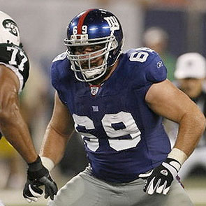 New York Giants guard Rich Seubert on the sidelines of an NFL